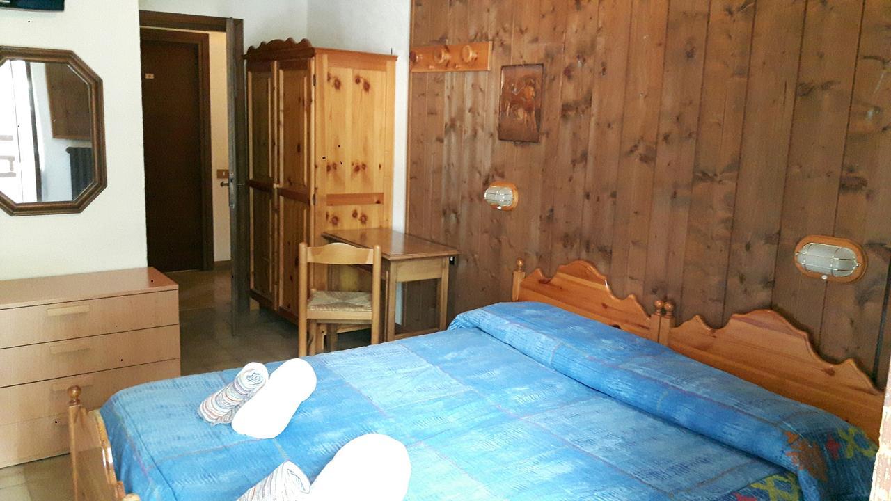 Hotel Casa Alpina De Filippi à Macugnaga Extérieur photo