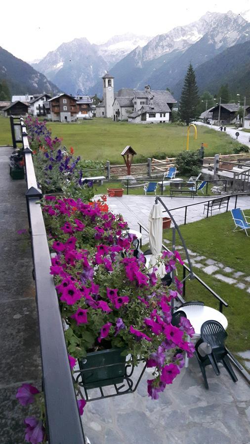 Hotel Casa Alpina De Filippi à Macugnaga Extérieur photo
